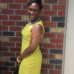 Meet your Posher, Roxanne